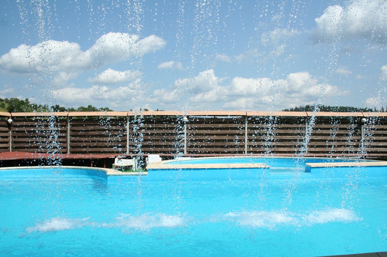 Chagari Hotel Sławsko Zewnętrze zdjęcie